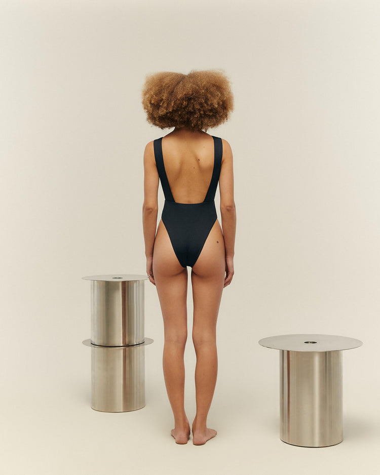 SLIT SWIMSUIT BLACK