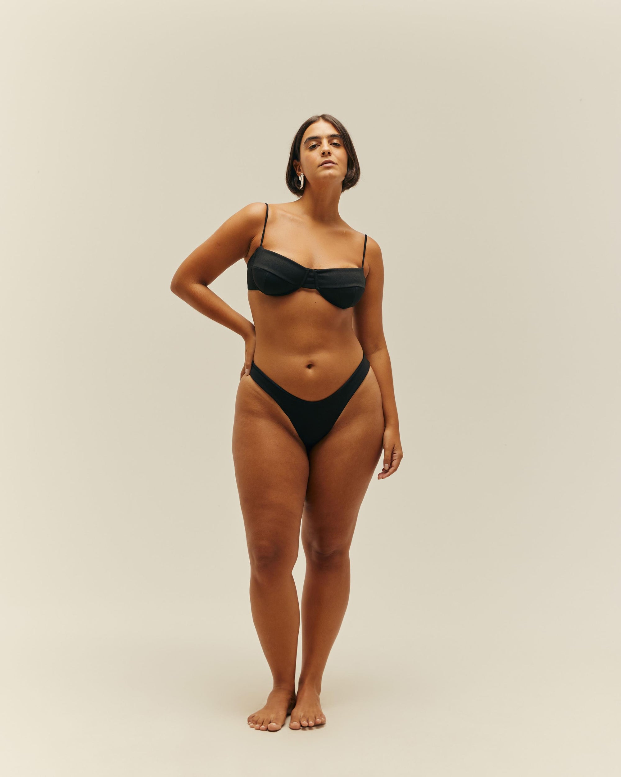 CREPE VINTAGE TOP BLACK