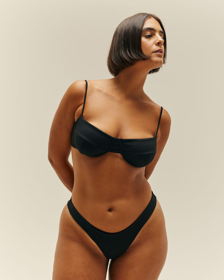 CREPE VINTAGE TOP BLACK