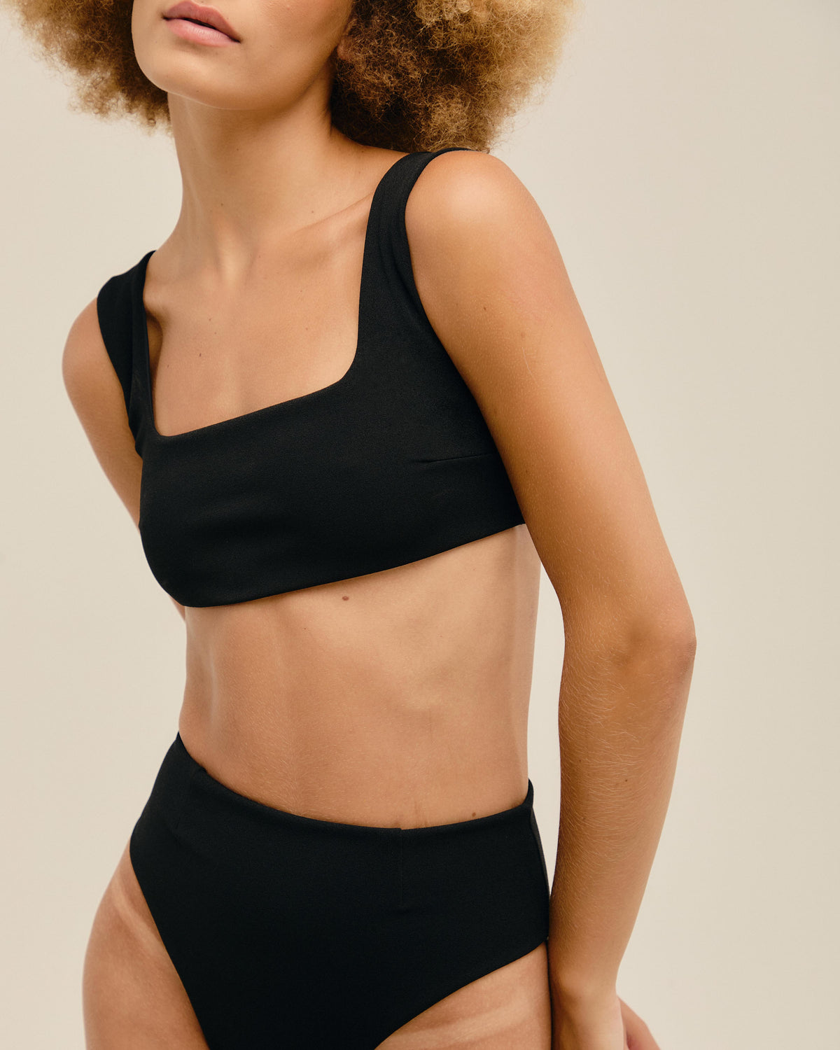 MANU TOP BLACK CREPE
