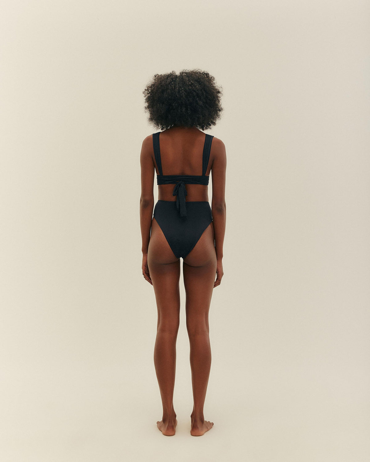 MULTI STRAPS TOP BLACK