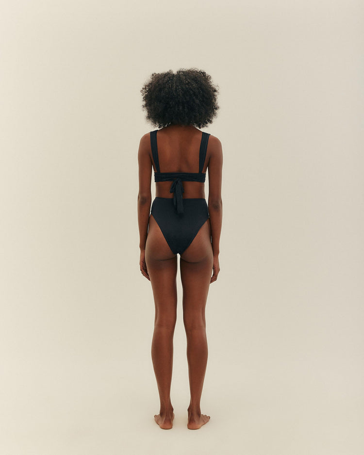 MULTI STRAPS TOP BLACK