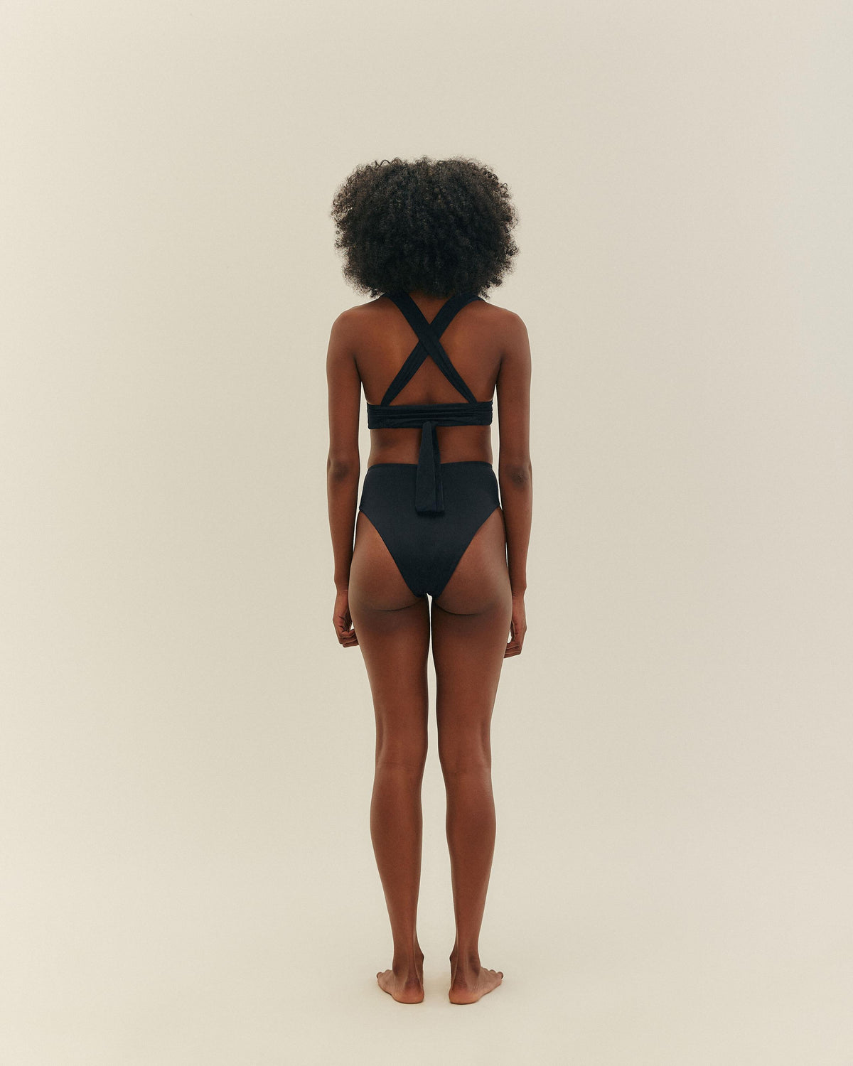 MULTI STRAPS TOP BLACK