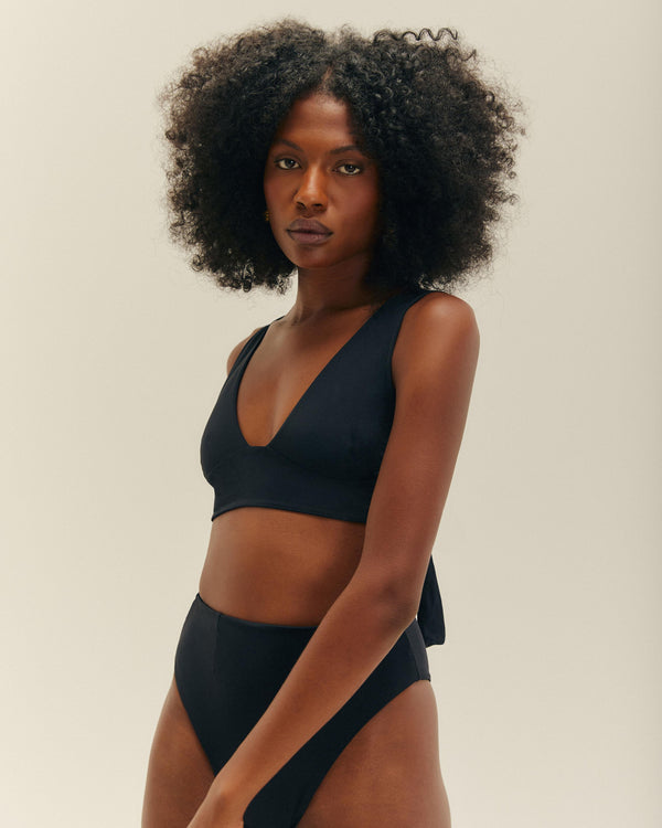 MULTI STRAPS TOP BLACK