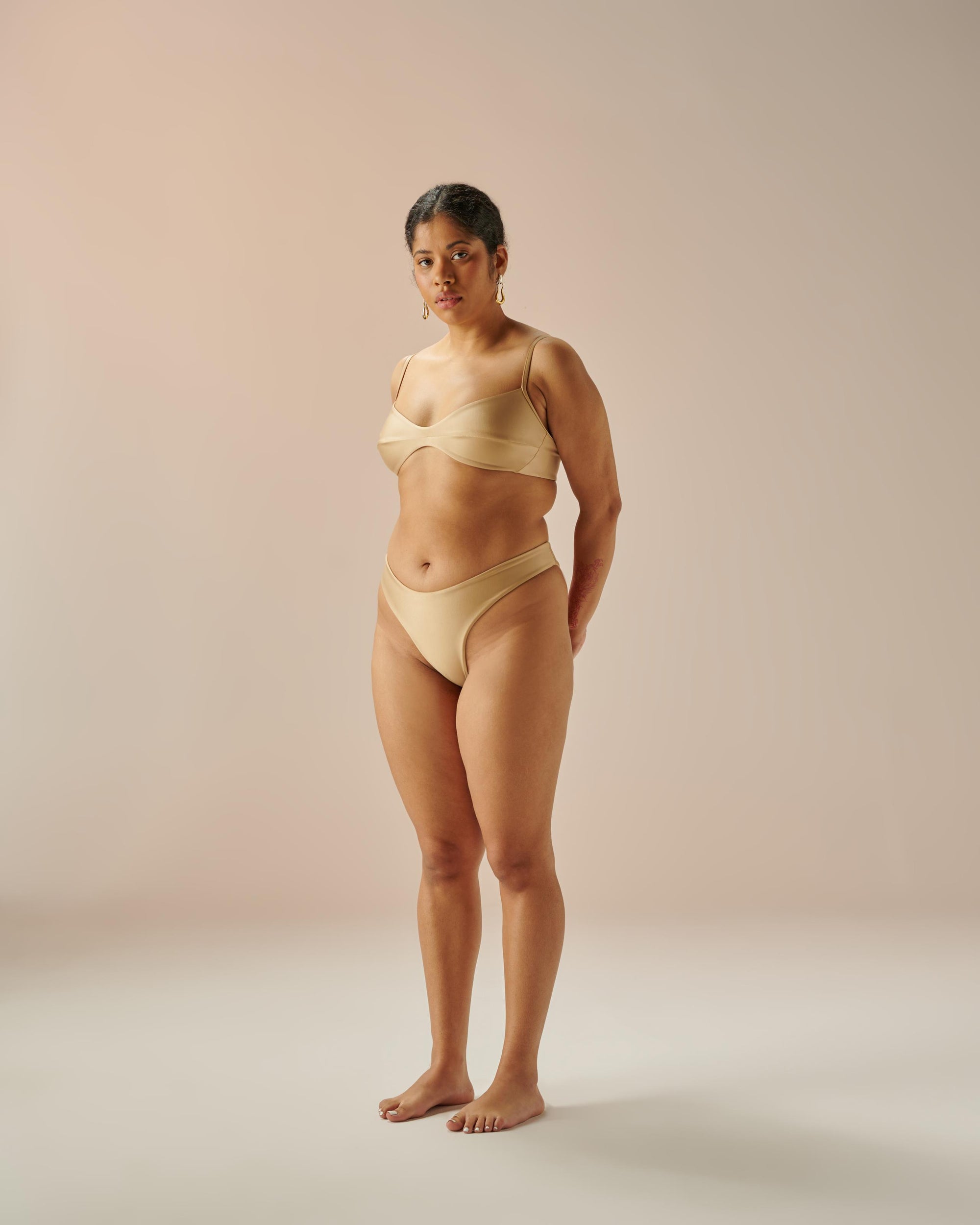 MONICA TOP SATU BEIGE