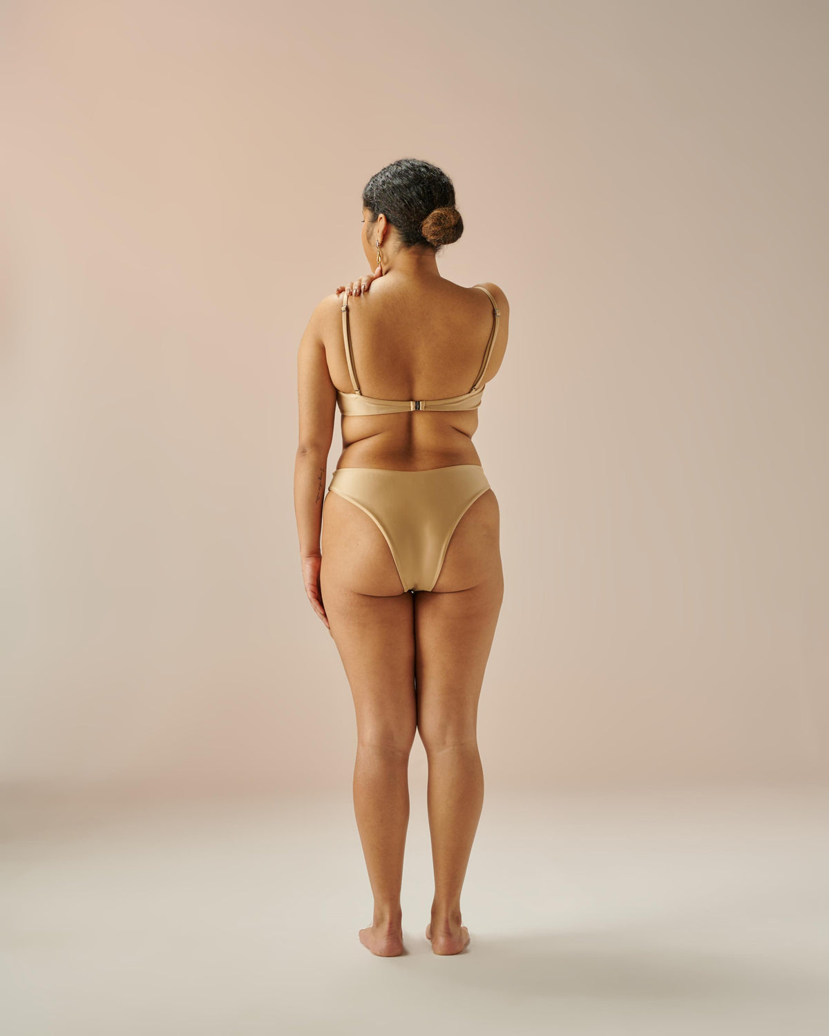 MONICA TOP SATU BEIGE