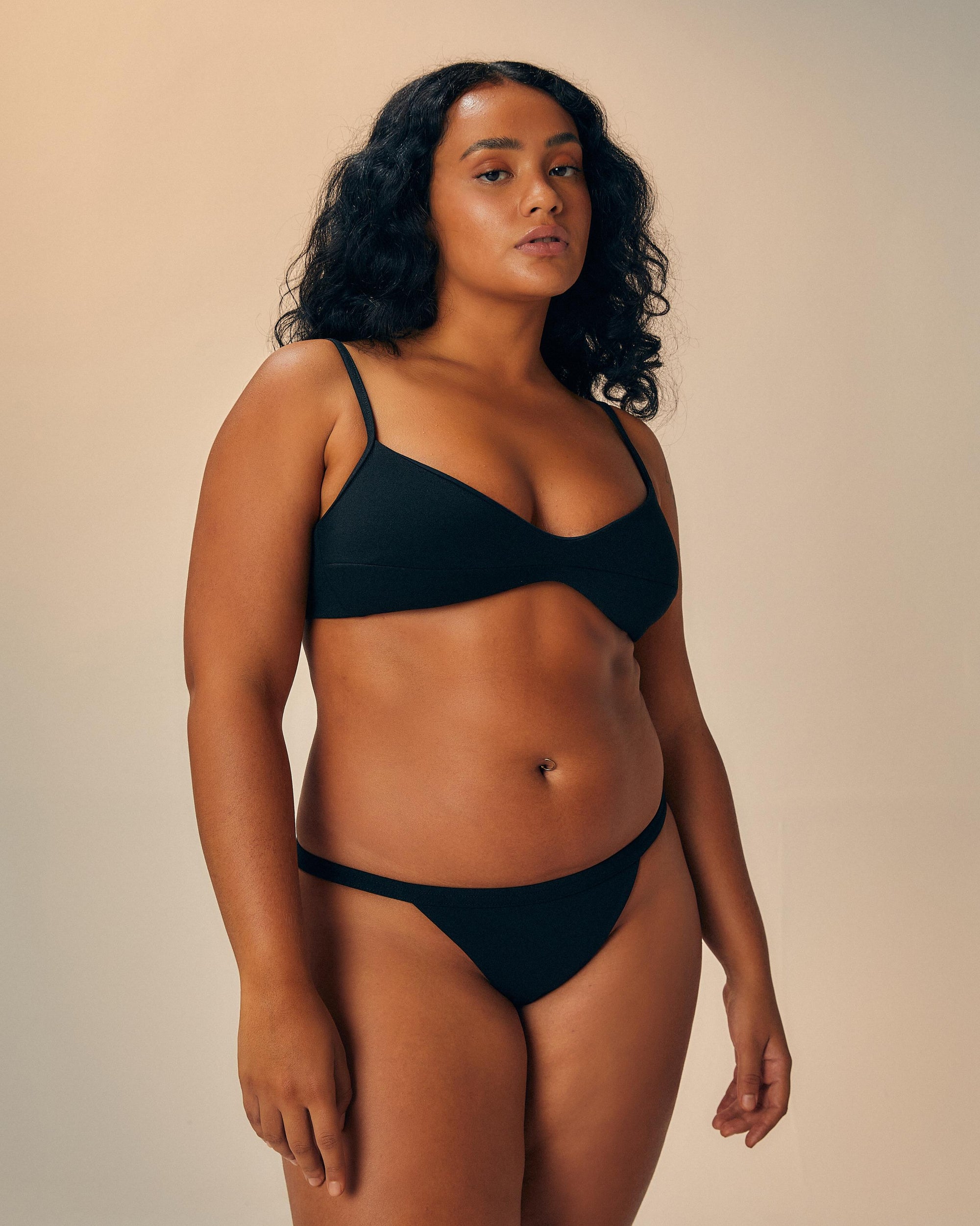 CREPE MONICA TOP NOIR