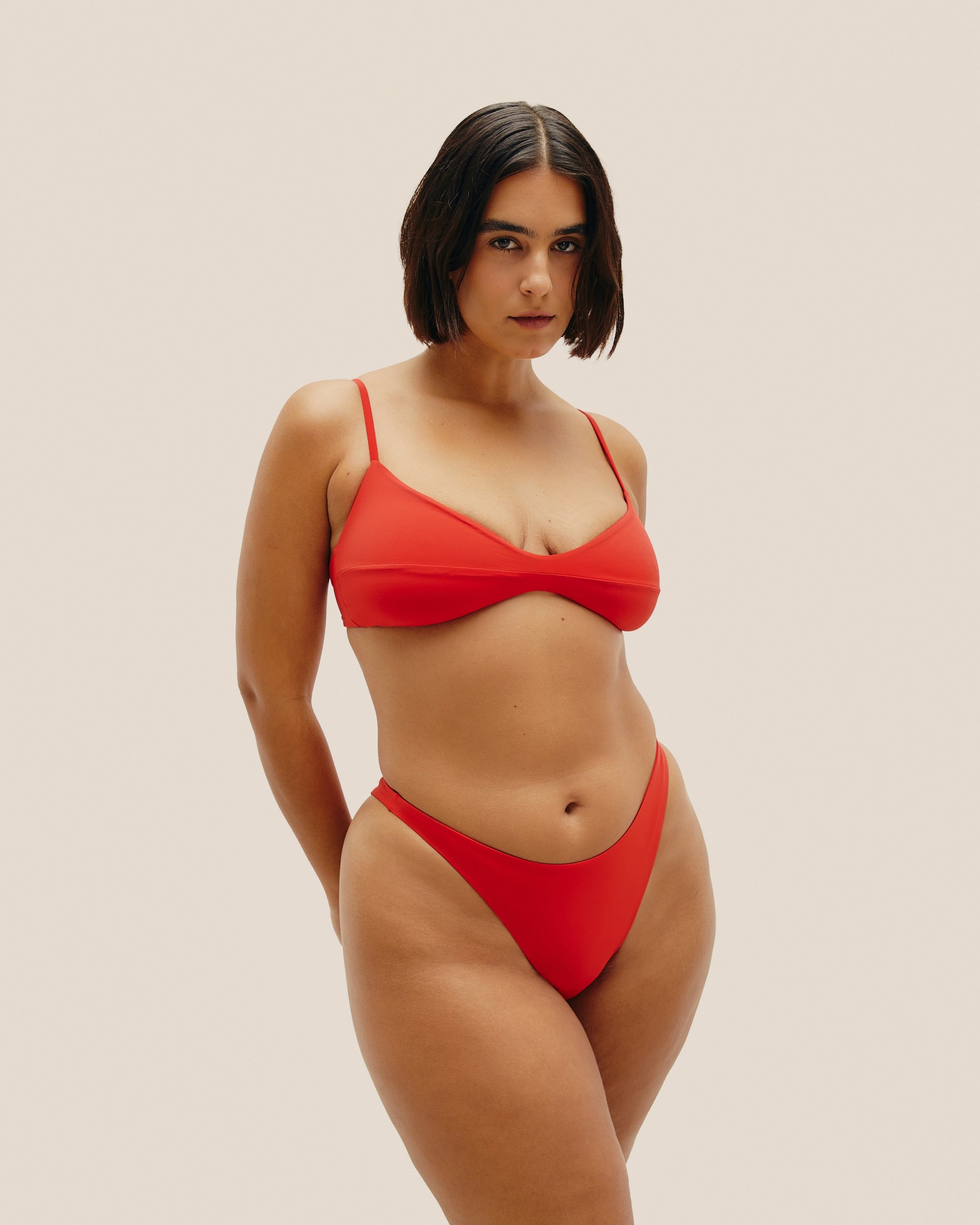 ADJUSTABLE MONICA TOP RED SHIFT