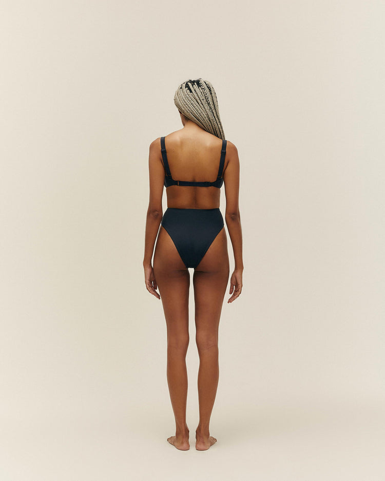 ADJUSTABLE GAIA TOP BLACK