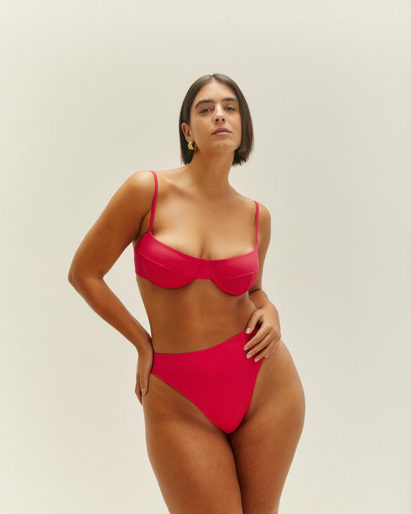 VINTAGE TOP IN INTENSE PINK