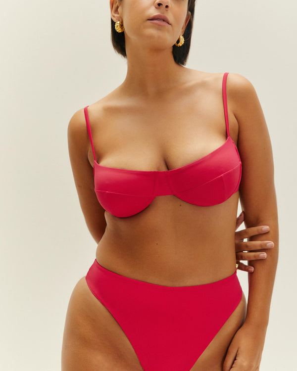 VINTAGE TOP IN INTENSE PINK