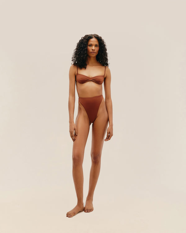 LANA TOP MID BROWN