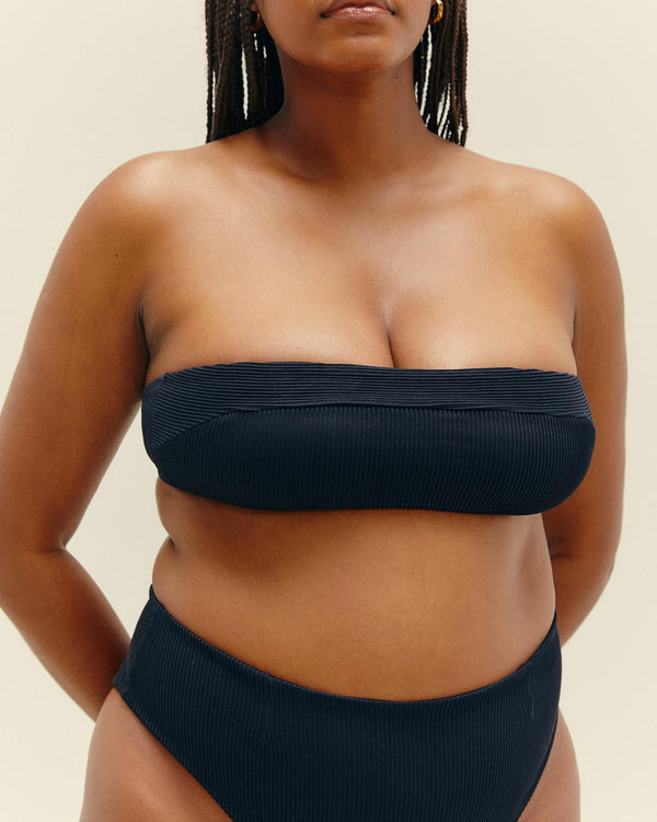 RIBBED STRAIGHT GABI TOP BLACK