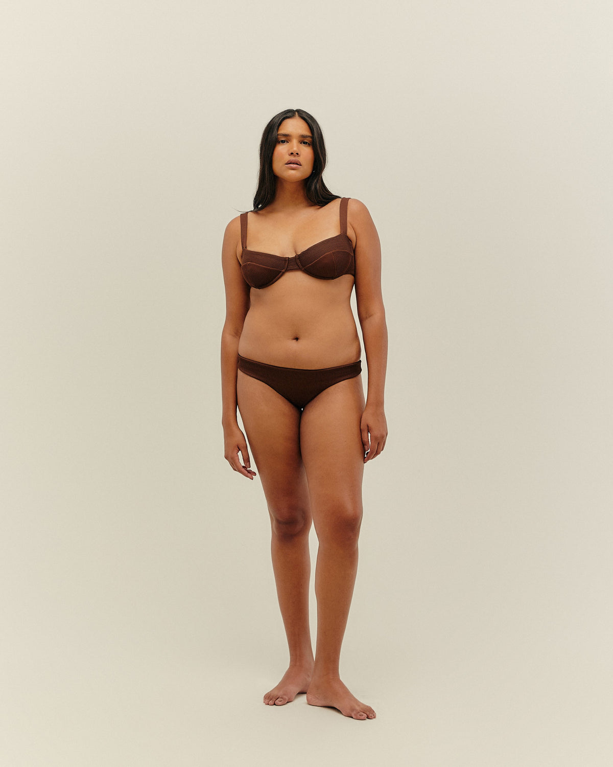 ADJUSTABLE RIBBED GAIA TOP IN BROWN