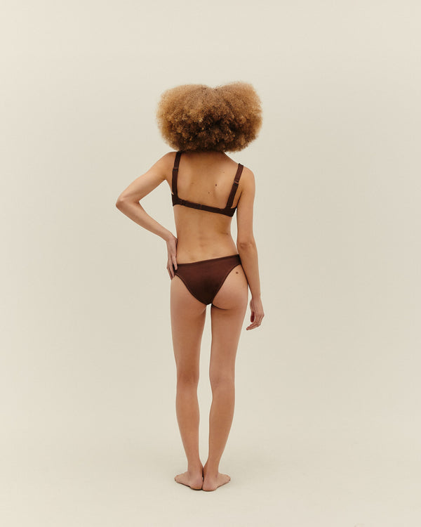 TOP GAIA CON CUELGAS AJUSTABLE EN MARRÓN