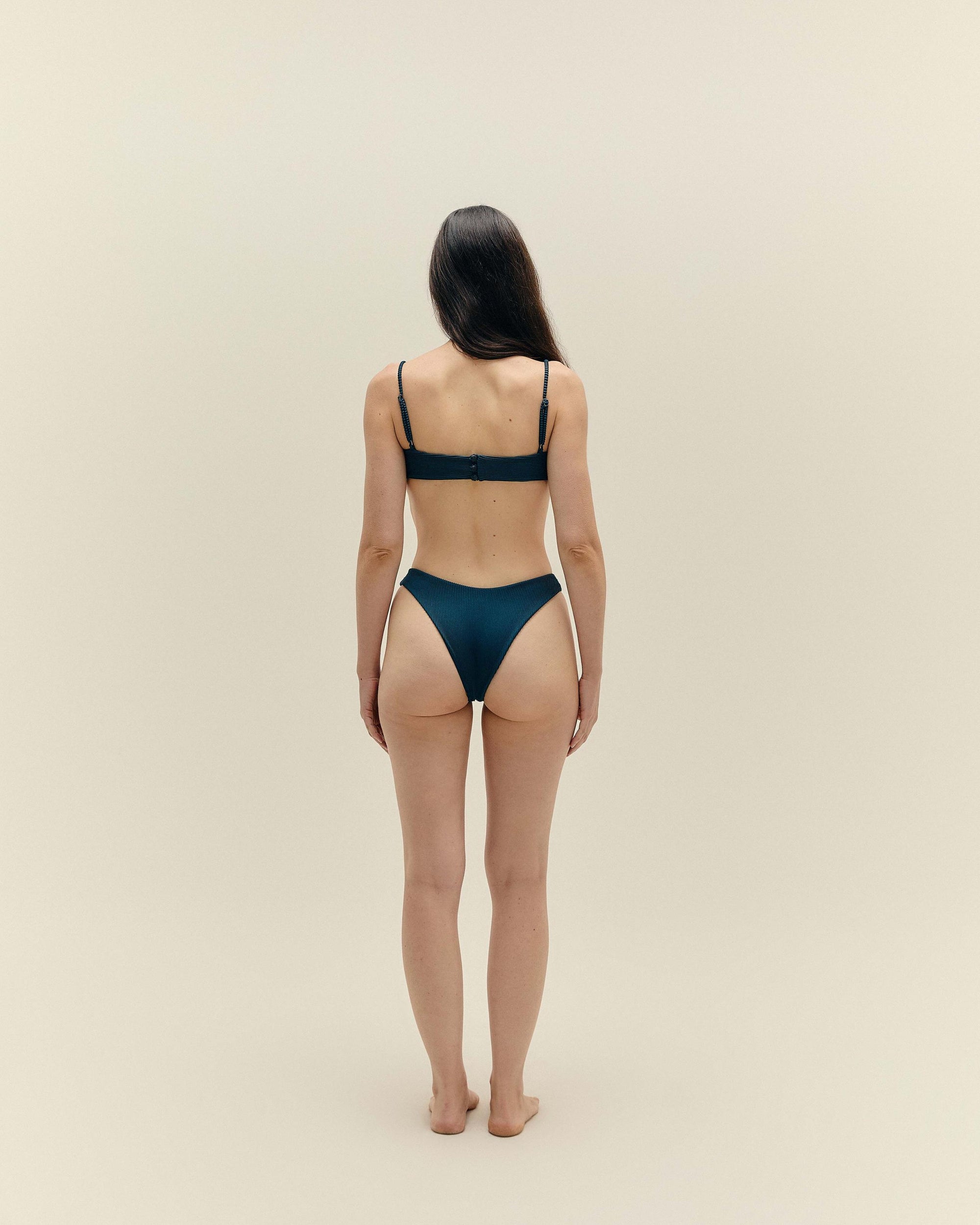Haut Agatha à nervures bleu foncé