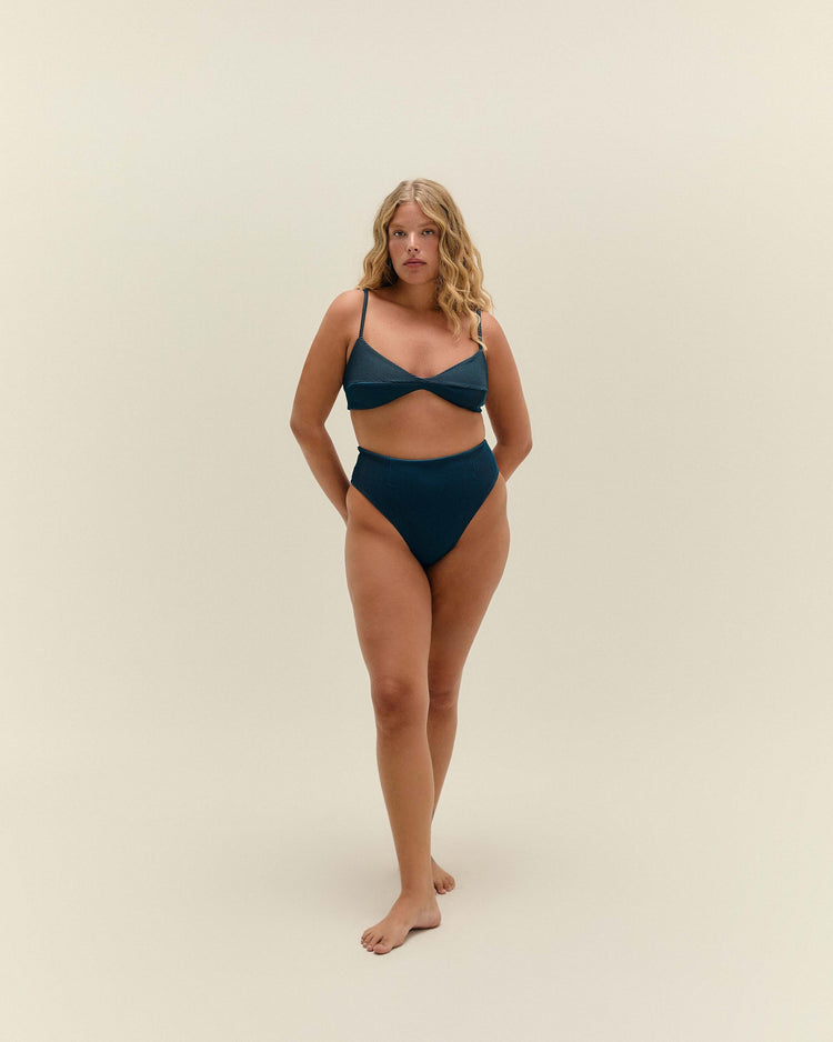 TOP MONICA CON CANELAS AJUSTABLE AZUL OSCURO