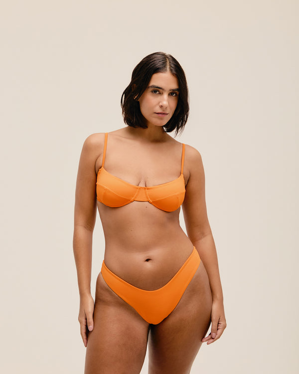 ADJUSTABLE VINTAGE TOP IN MANDARIN ORANGE