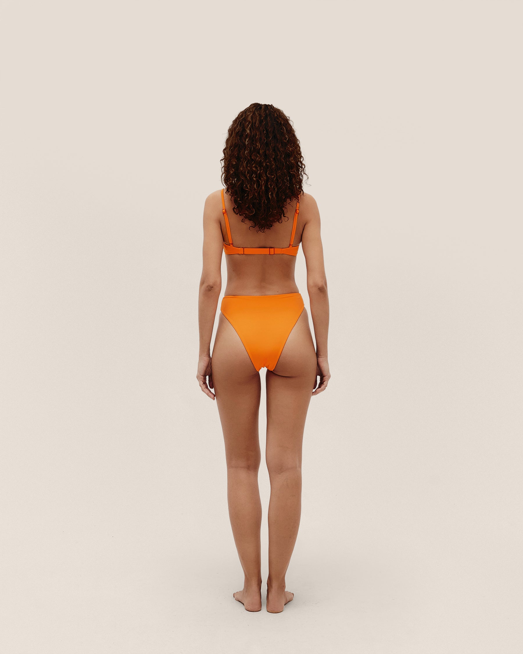 ADJUSTABLE MONICA TOP MANDARINA ORANGE