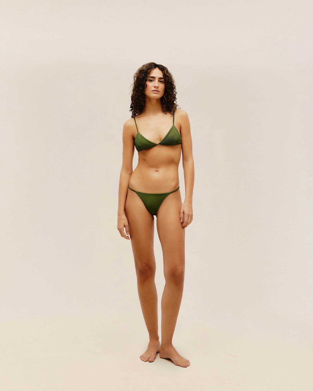 RIBBED CUT OUT OLIVIA TOP OLIVE GREEN
