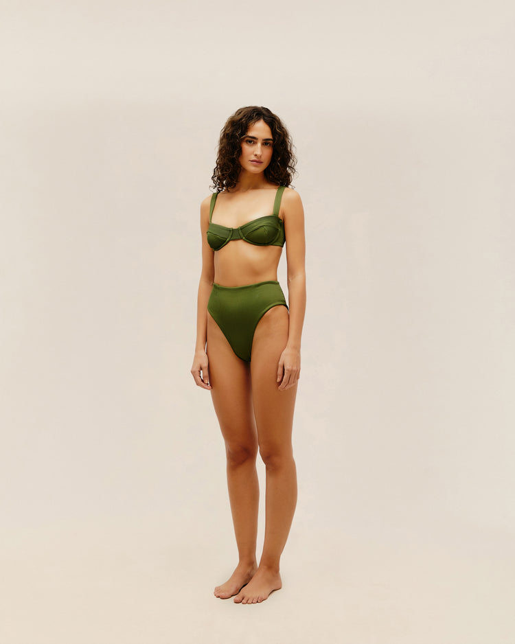 ADJUSTABLE RIBBED GAIA TOP OLIVE GREEN