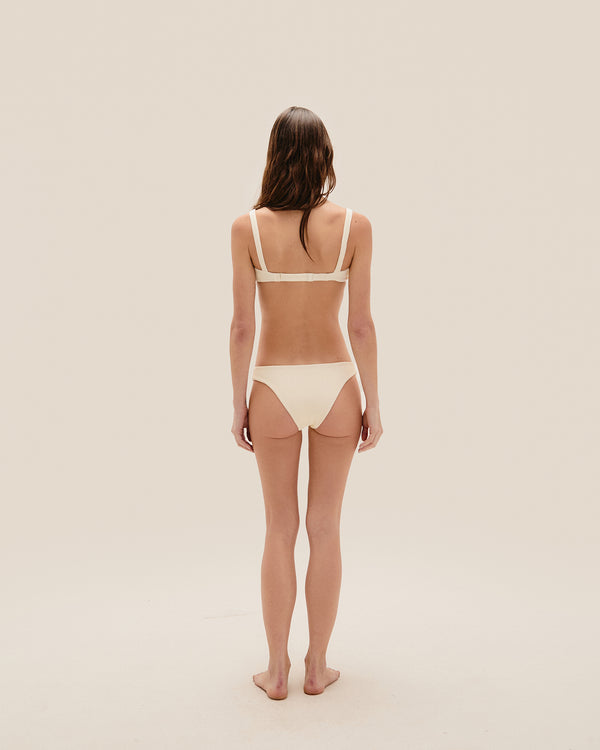 TOP LOLA CON CANELAS EN BLANCO ARCILLA