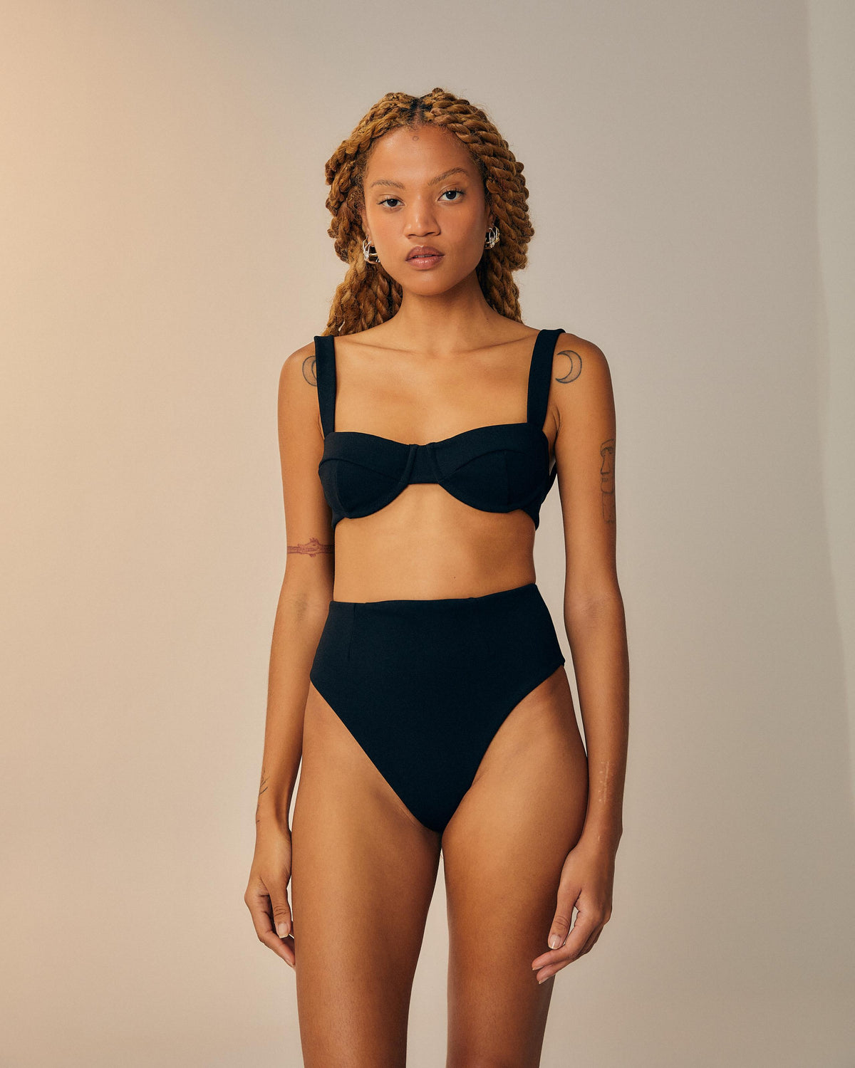 PANTALÓN CLÁSICO DE CREP NEGRO