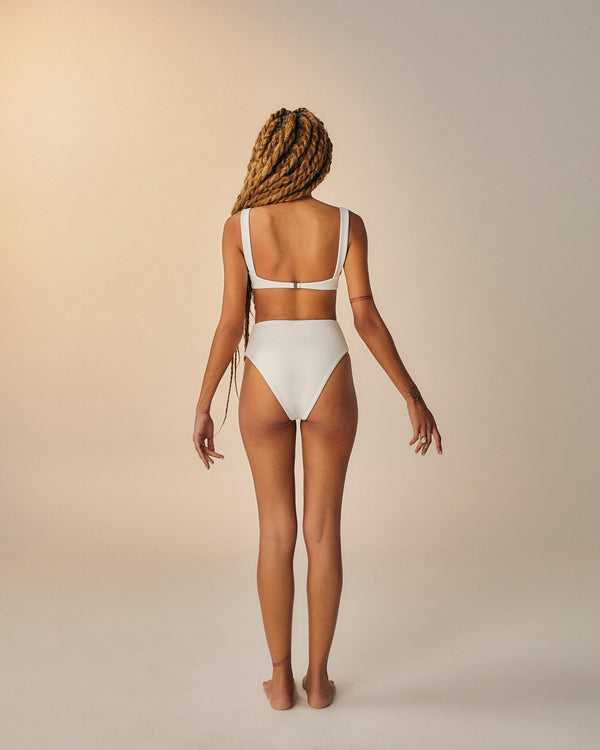 PANTALON EN CRÊPE CLASSIQUE BLANC CASÉ