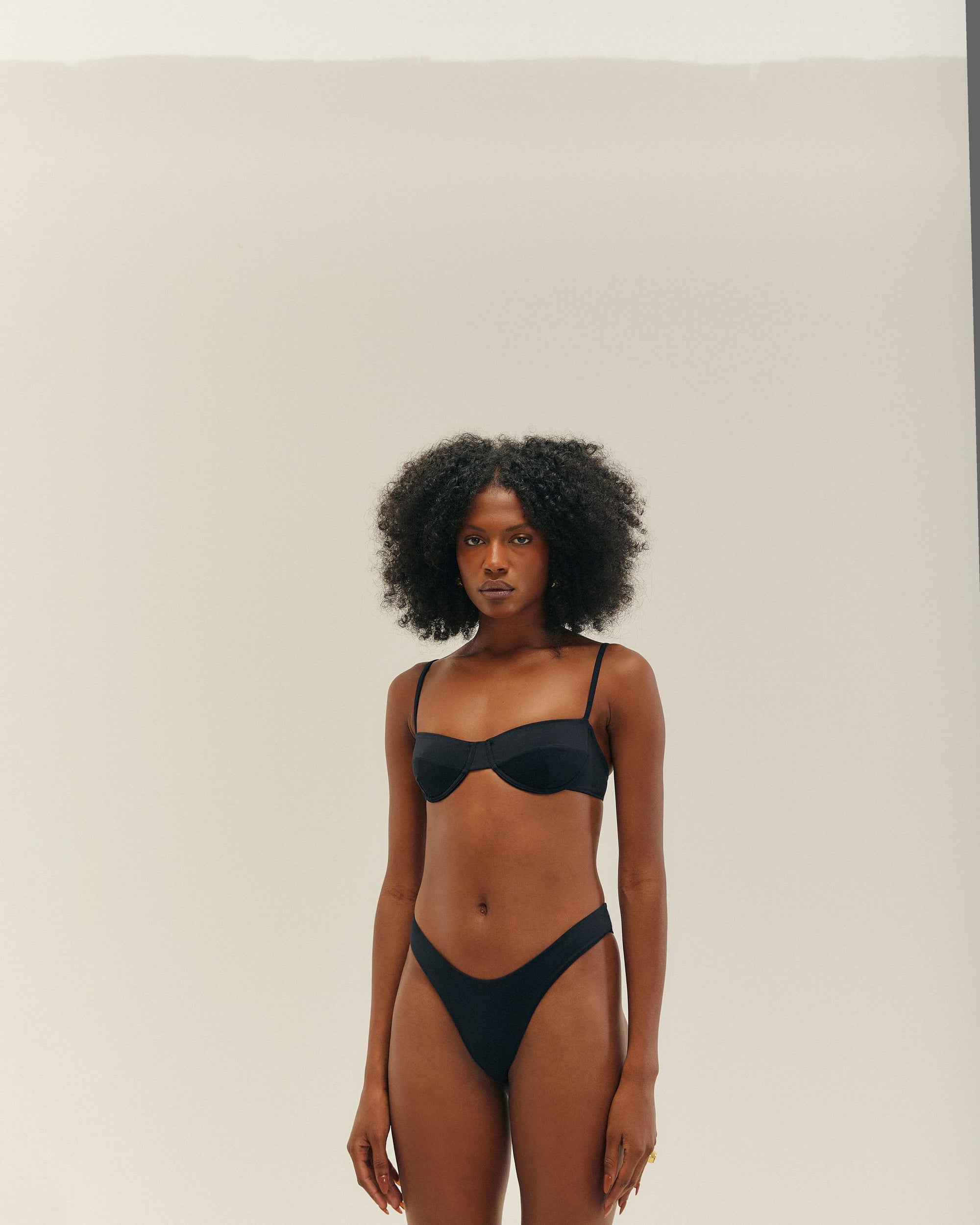 LEILA BOTTOM BLACK