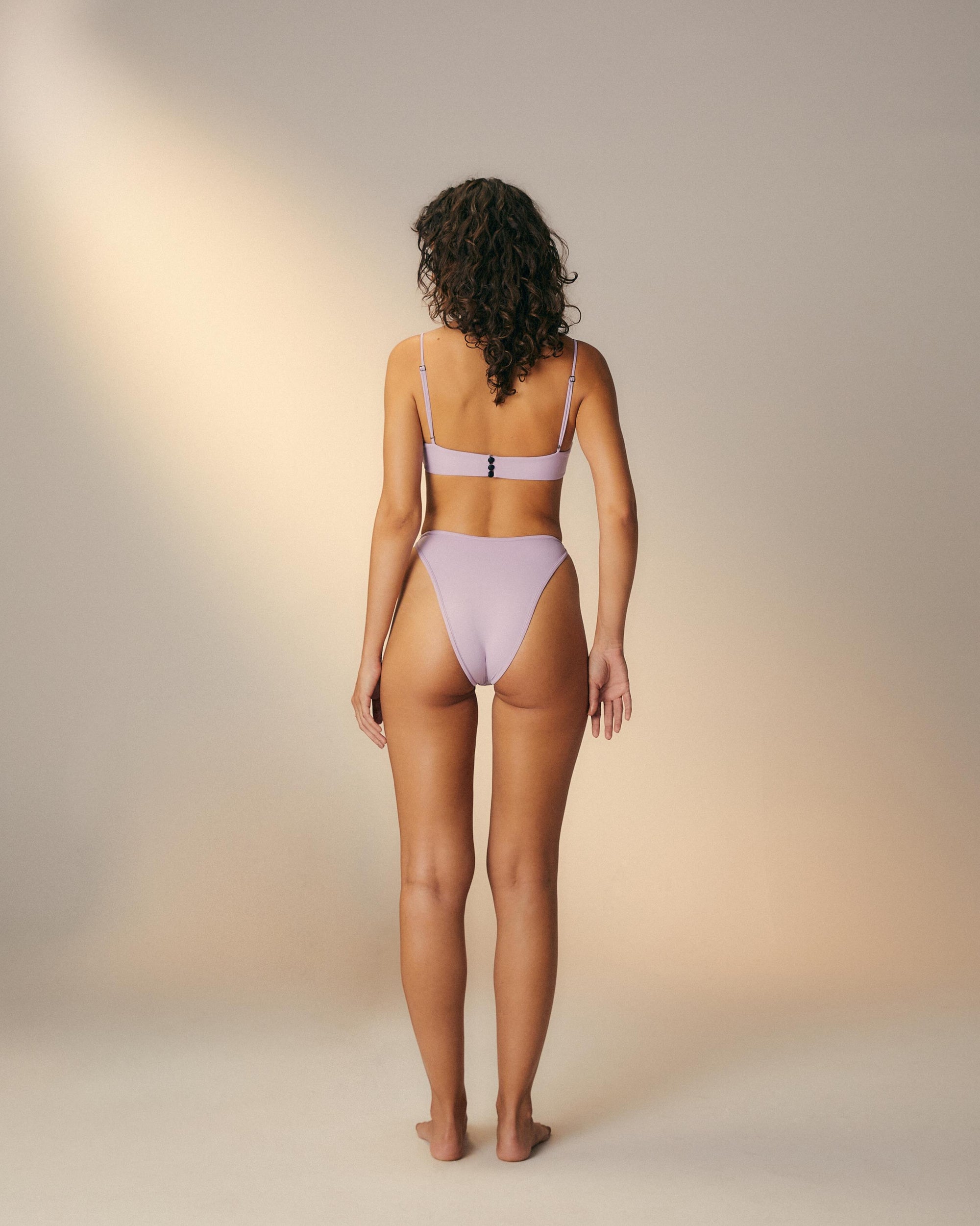 PIPPING HOTPANTS
