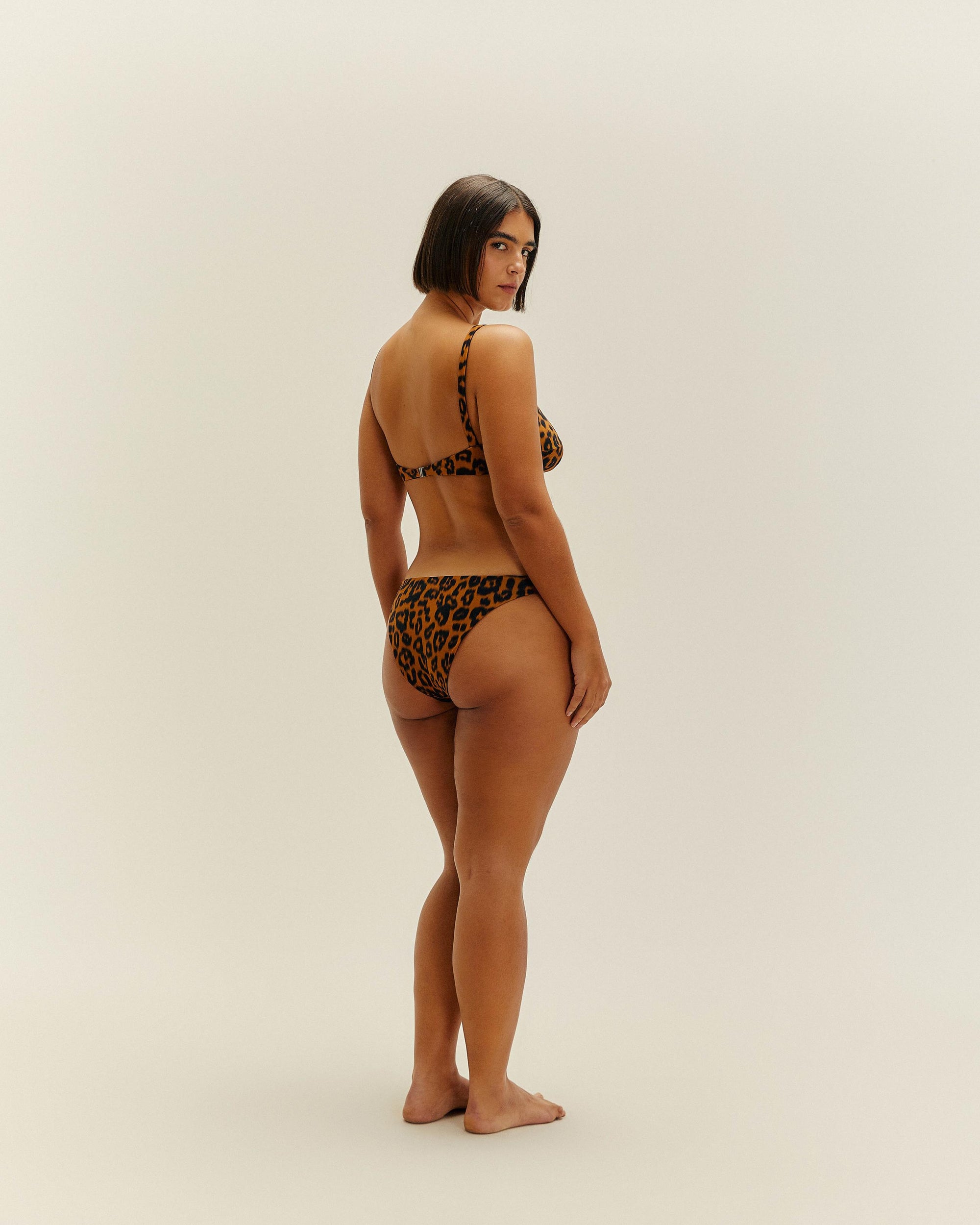 PIPING HOTPANTS BLURRED JAGUAR