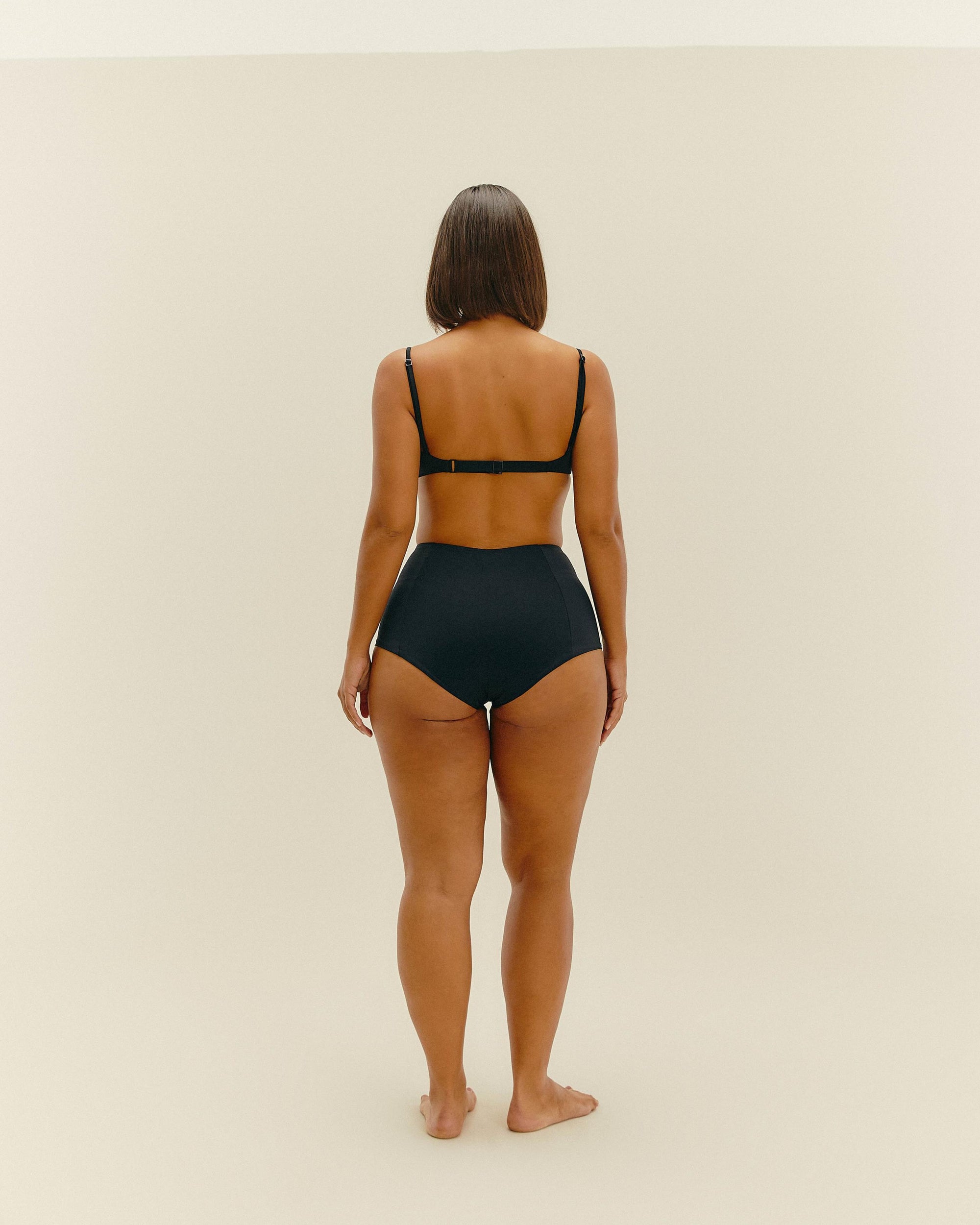 DENISE BLACK HOTPANTS