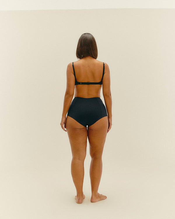 DENISE BLACK HOTPANTS