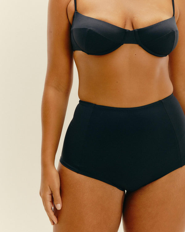 DENISE BLACK HOTPANTS