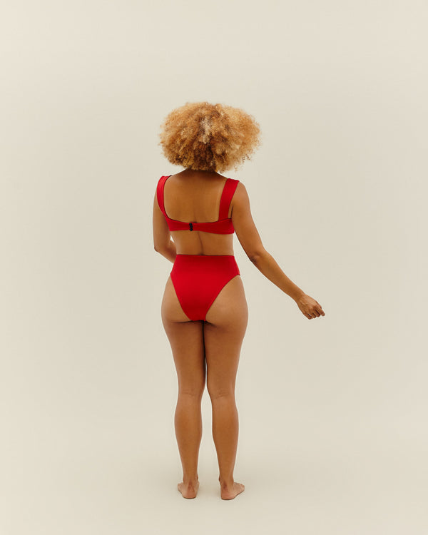 CREPE CLASSIC RED HOTPANTS