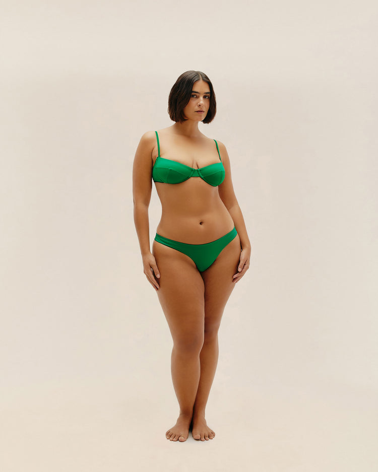 THIN BASIC BOTTOMS IN VINTAGE GREEN