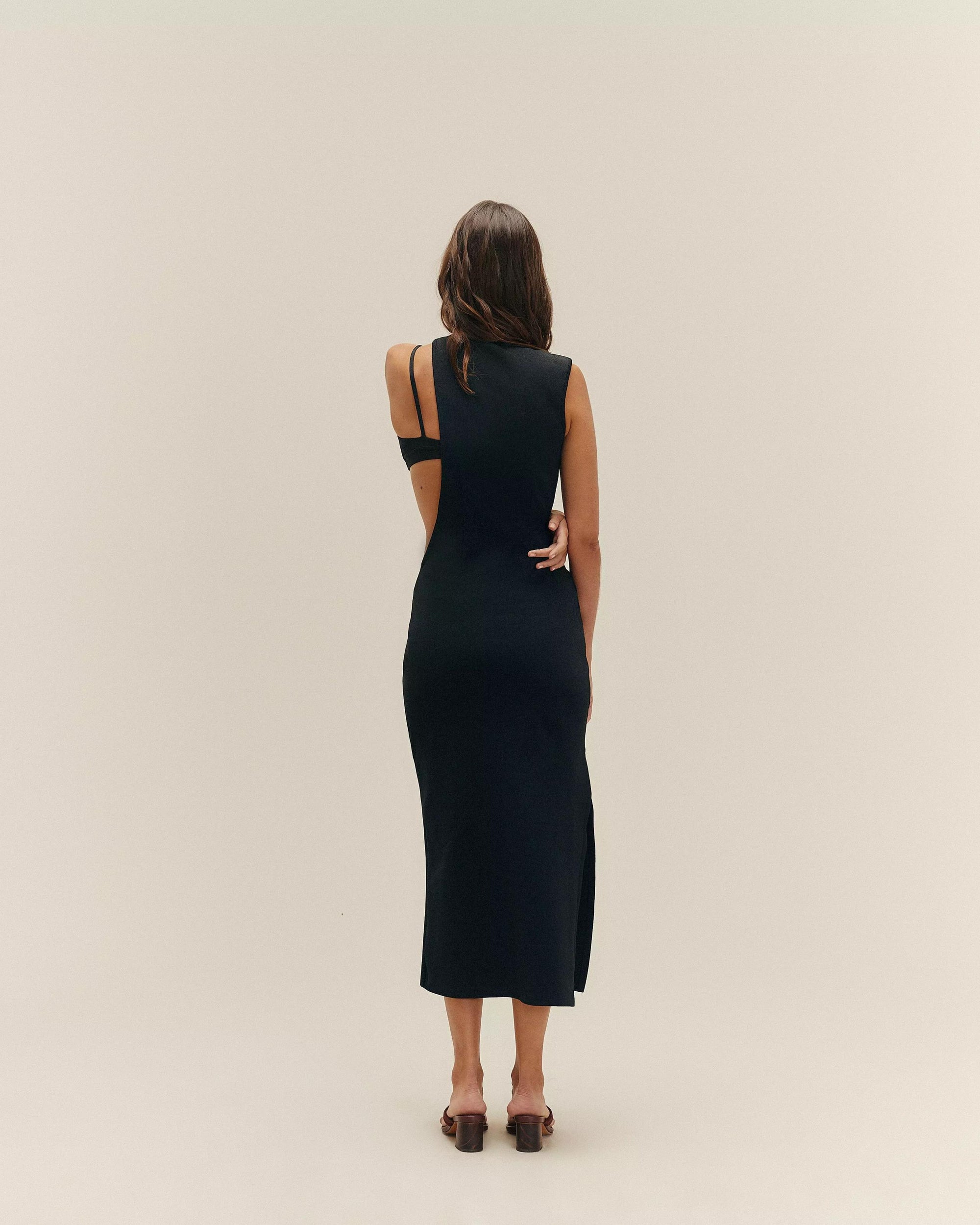 ROBE MAITE EN MAILLE NOIRE