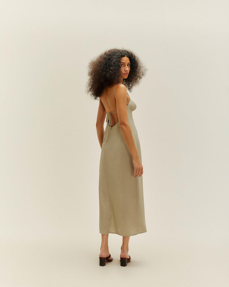 ROBE TAISSA EN VISCOSE VERTE