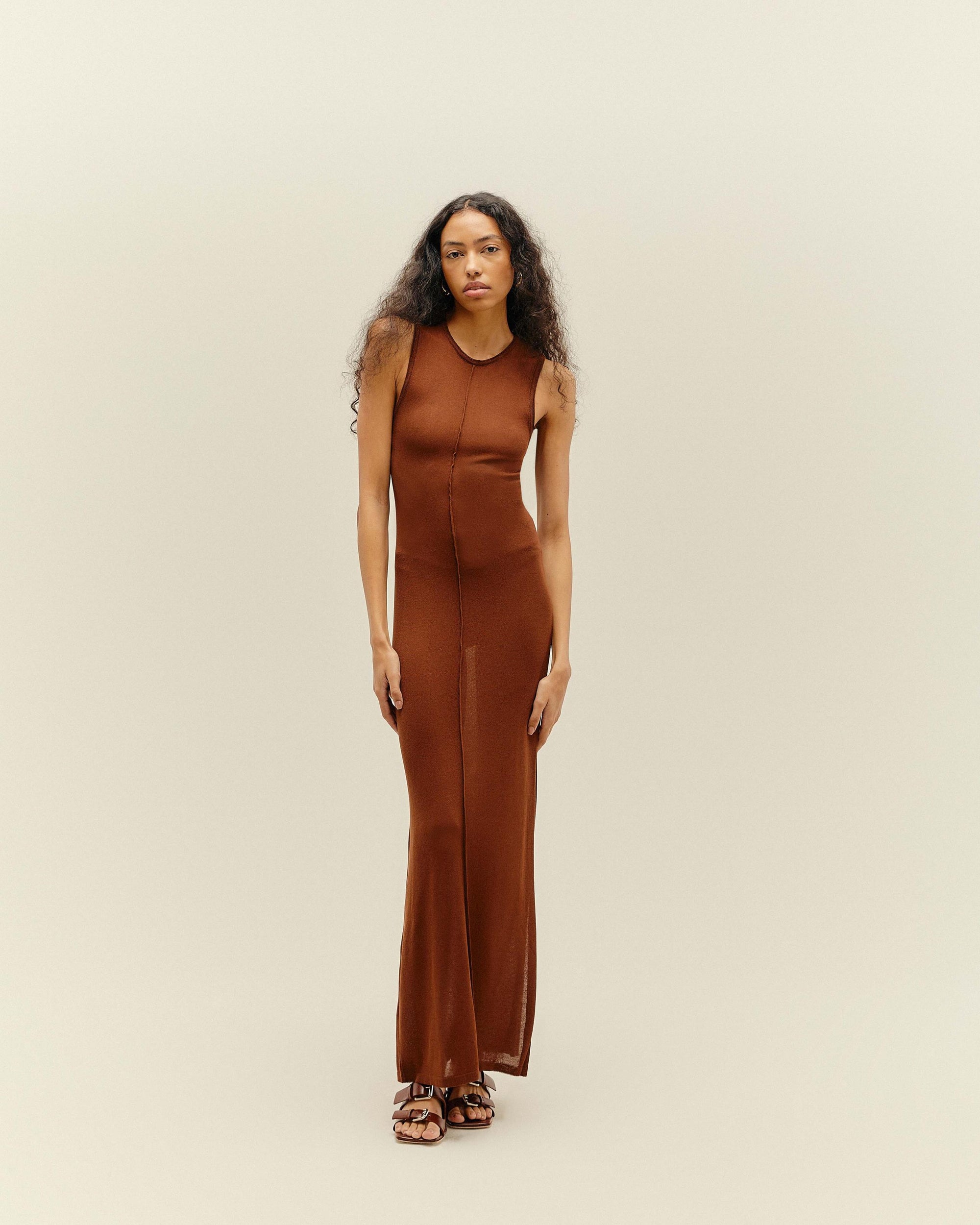 ABITO DRICA IN MAGLIA MARRONE