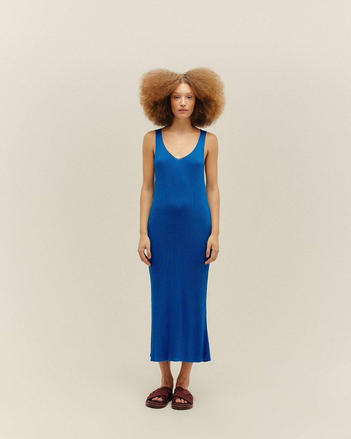 Vestido de punto BIA azul cobalto