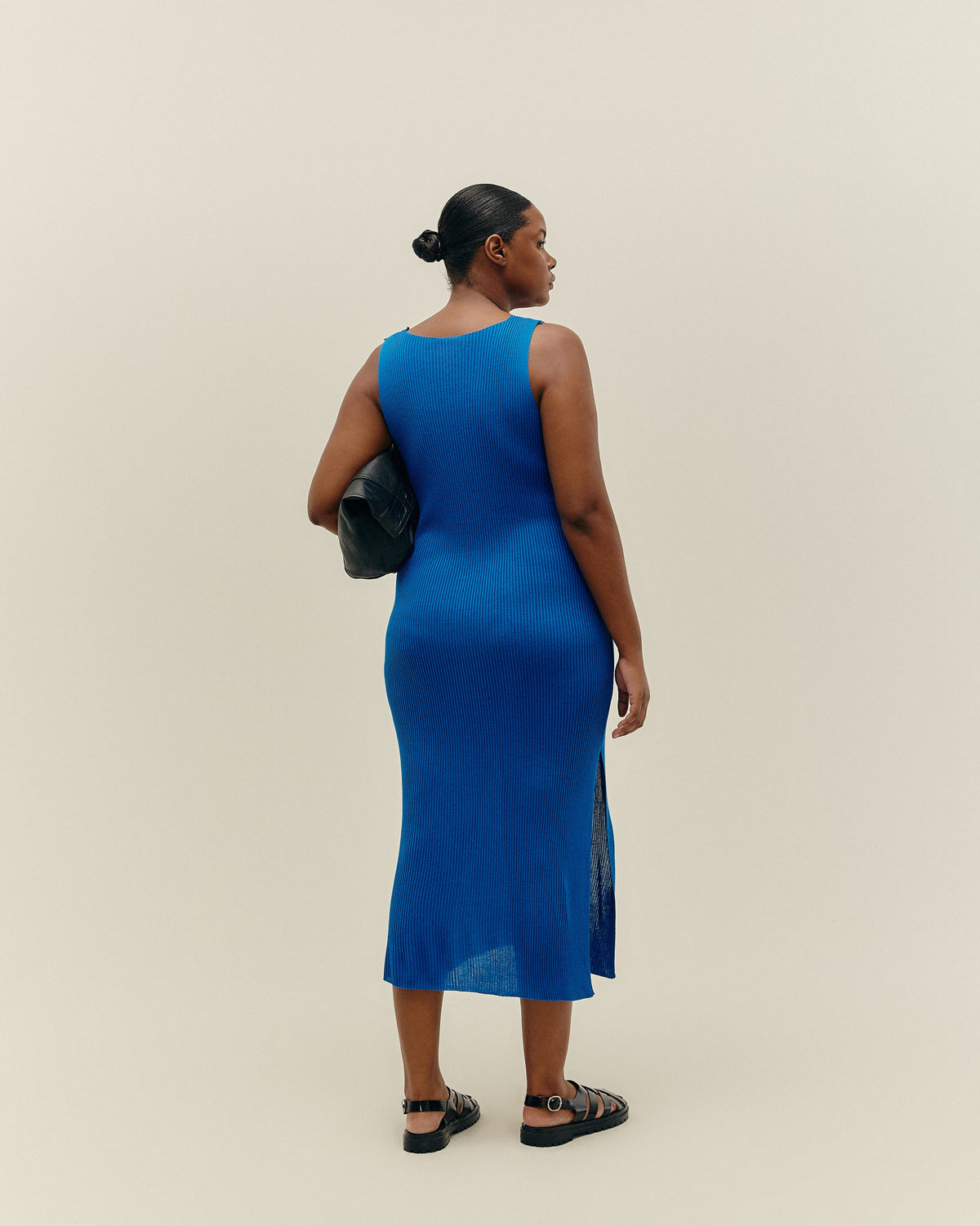 Vestido de punto BIA azul cobalto