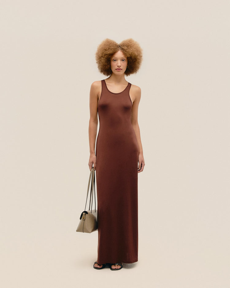 ANA DRESS. BRAUNA BROWN