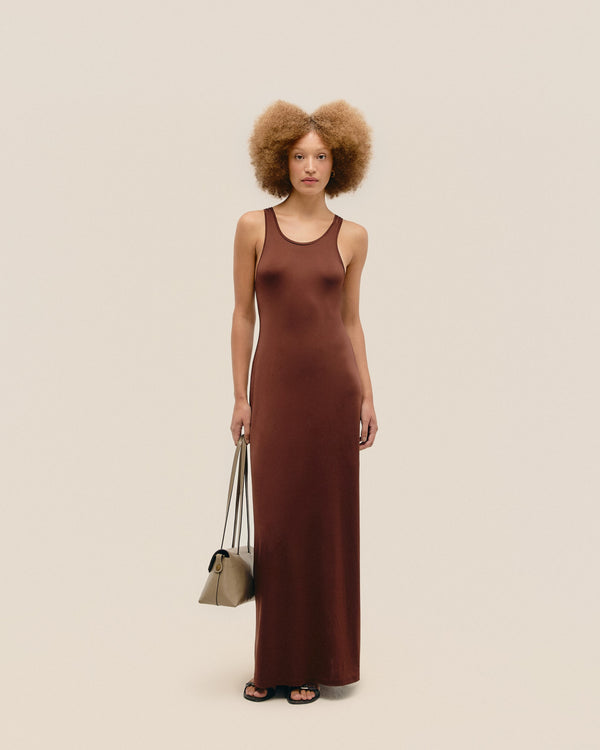 ANA DRESS. BRAUNA BROWN
