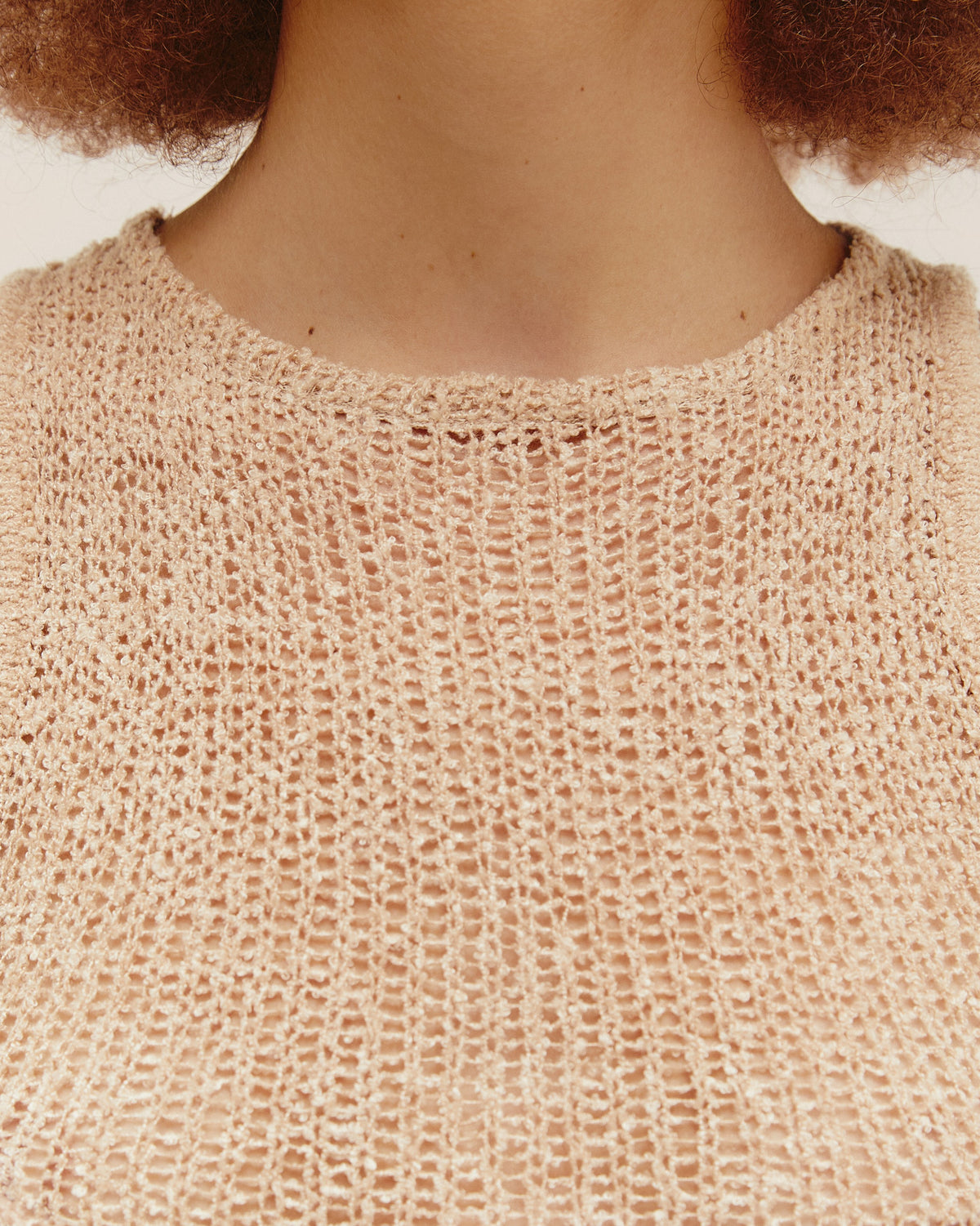 Vestido de punto MINI PIA en color arena