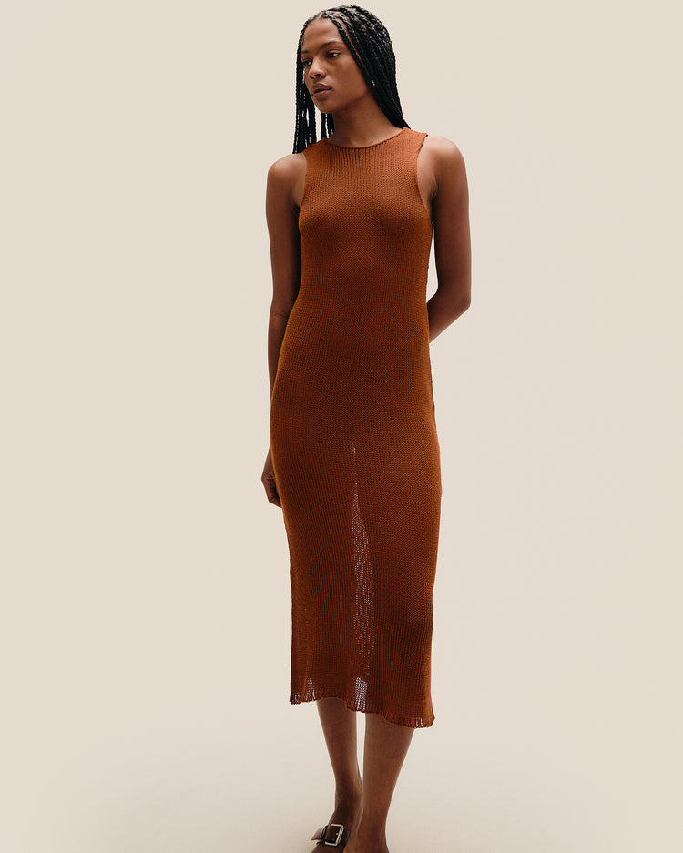 VESTIDO DE PUNTO LIZA MARRÓN MEDIO