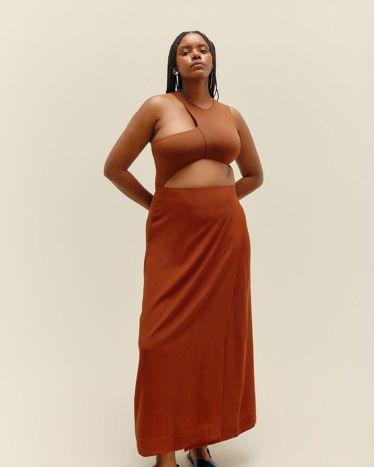 CREPE LUD SKIRT MID BROWN