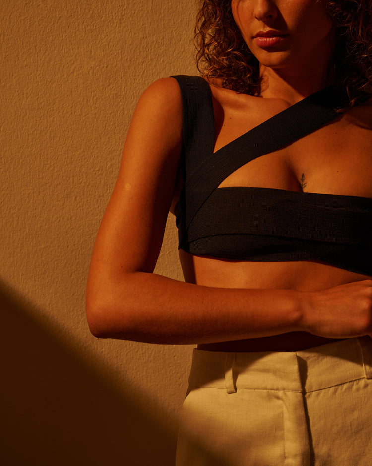 KNIT STRAPS TOP BLACK