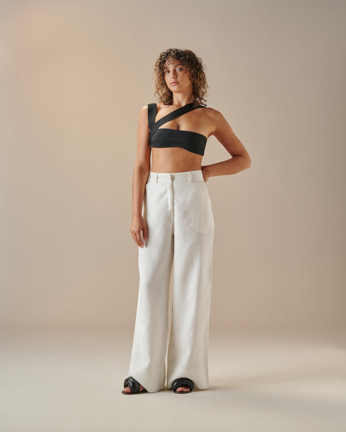 KNIT STRAPS TOP BLACK