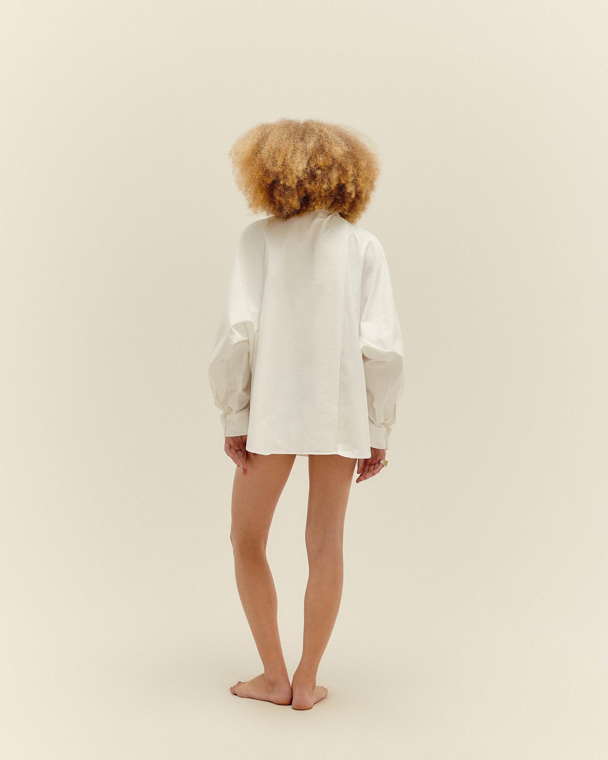 CAMISETA DE TALLAS GRANDES EN COLOR BLANCO ROTO