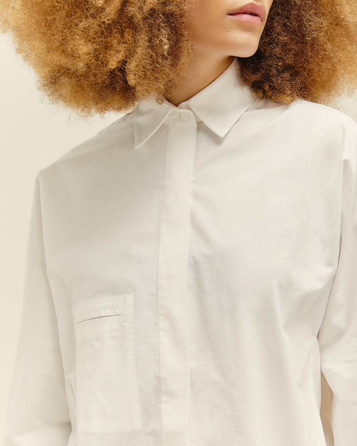 CAMISETA DE TALLAS GRANDES EN COLOR BLANCO ROTO